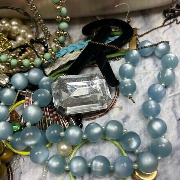 5 pounds scoop of craft jewelry vintage to current for repurpose - Picture 8 of 12